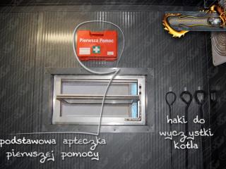 Kotłownia Kontenerowa - apteczka pierwszej pomocy i haki do wyczystki kotła